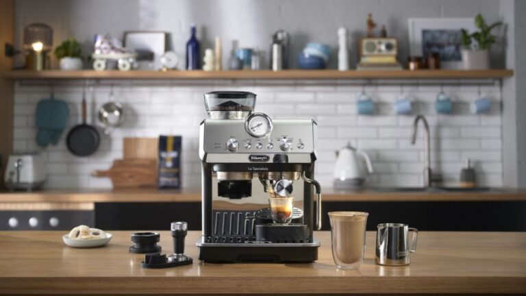 Delonghi Specialista Arte Factory Second Black Matt Espresso Machine